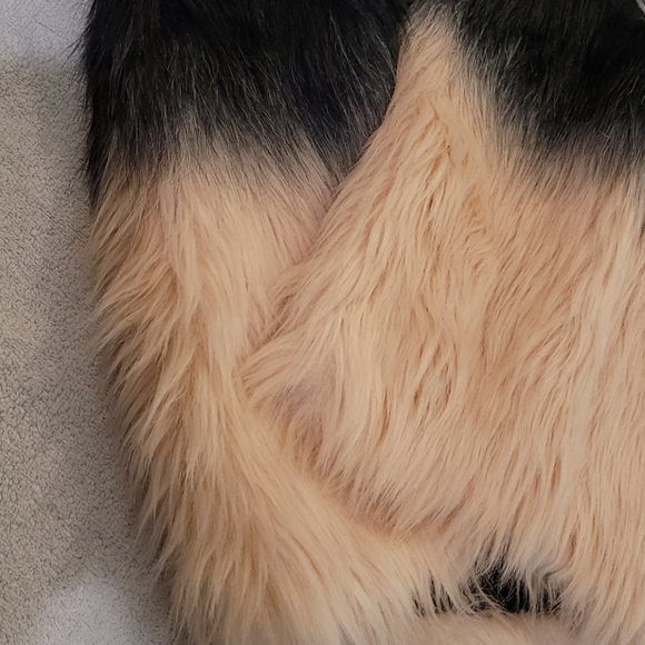 Girls 5T Furry Pink/Peach Colored Vest - Picture 8 of 8